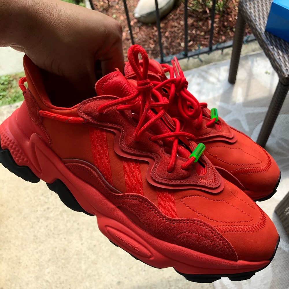 ADIDAS OZWEEGO